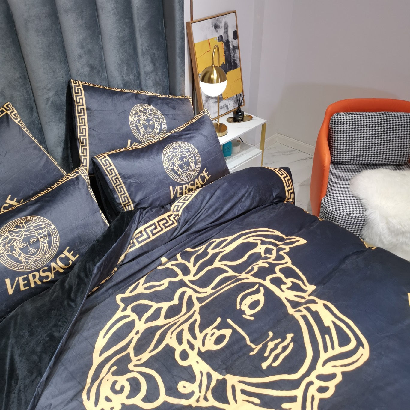 Black Gold Versace Medusa Luxury Branded Logo Design Bed Sheet Crystal Velvet 4 Pieces Bedding Set