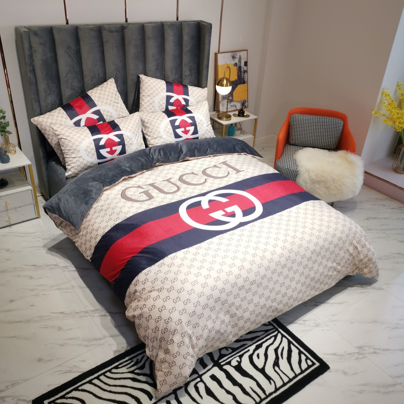 Classic Luxury Branded Gucci Double G Logo Design Bed Sheet Crystal Velvet 4 Pieces Bedding Set