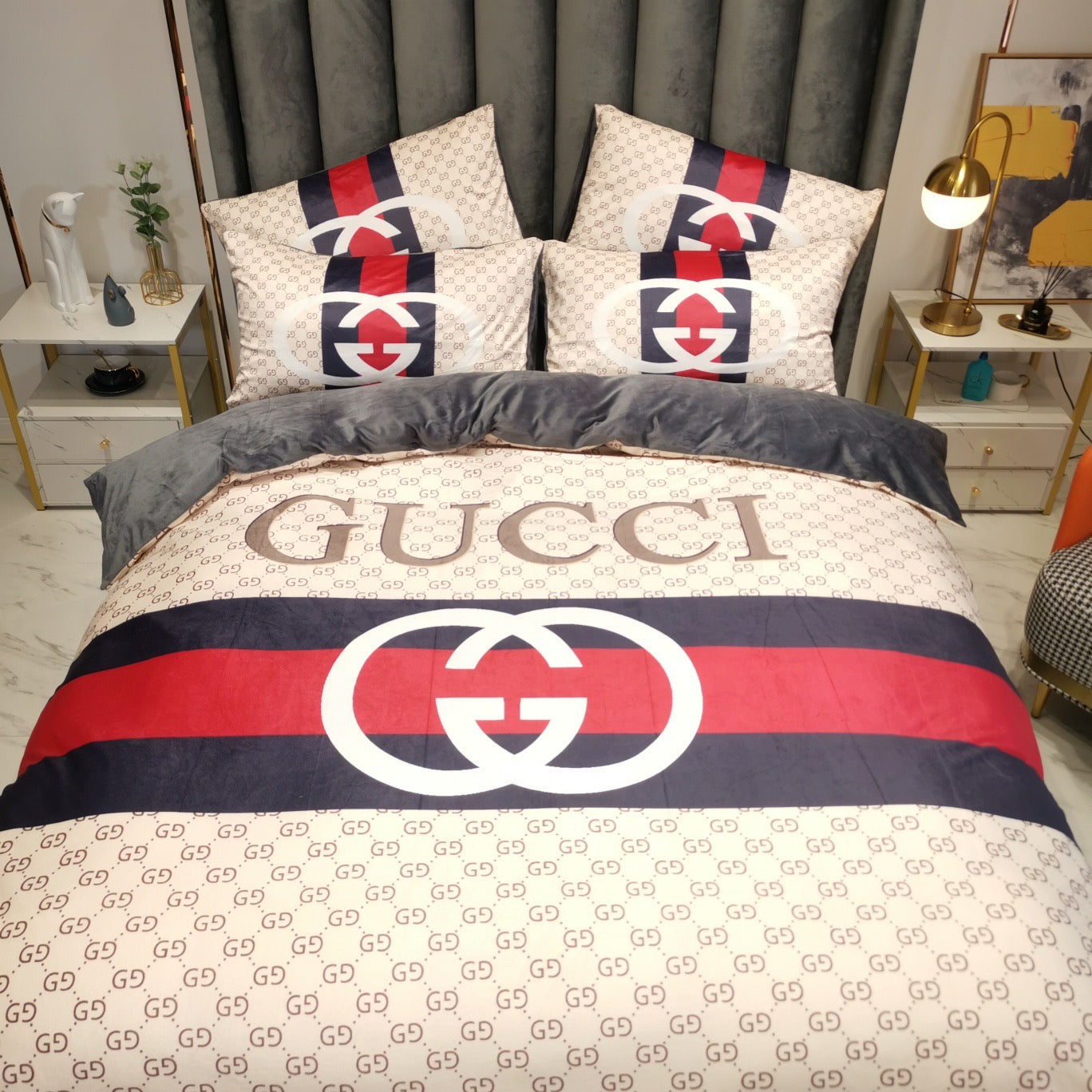 Classic Luxury Branded Gucci Double G Logo Design Bed Sheet Crystal Velvet 4 Pieces Bedding Set