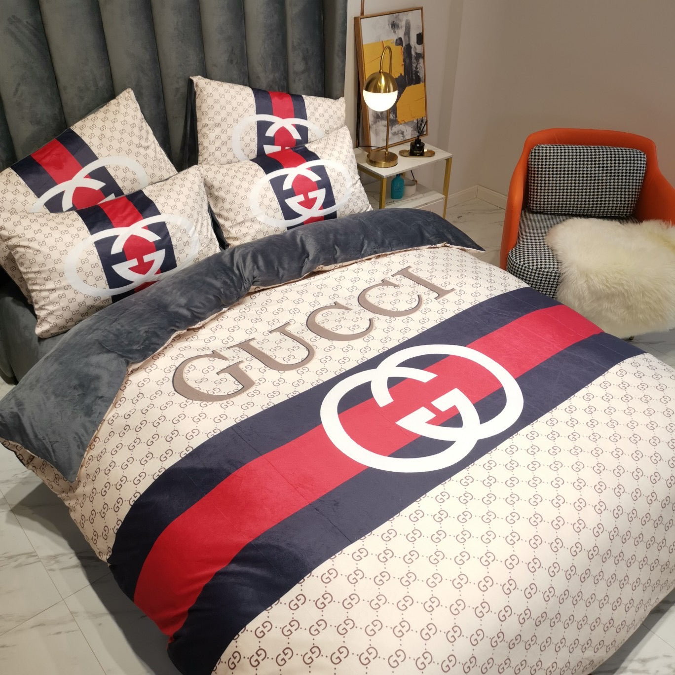 Classic Luxury Branded Gucci Double G Logo Design Bed Sheet Crystal Velvet 4 Pieces Bedding Set