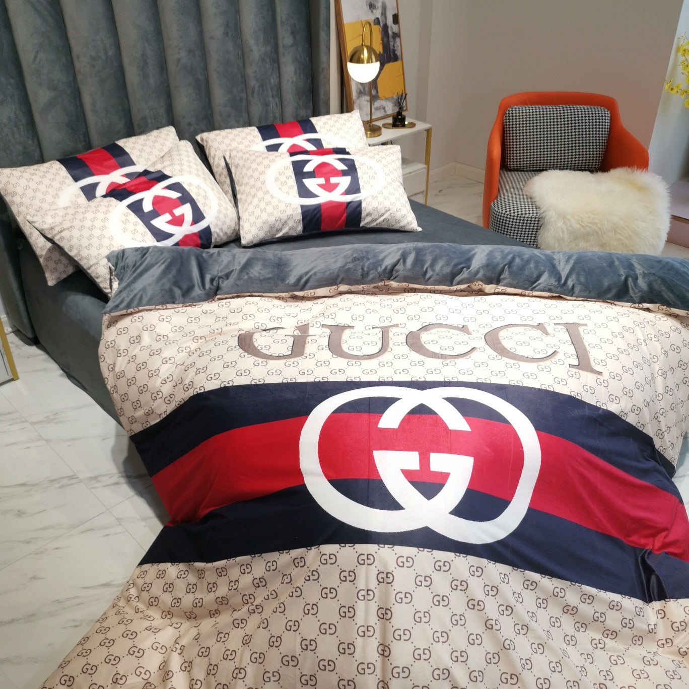 Classic Luxury Branded Gucci Double G Logo Design Bed Sheet Crystal Velvet 4 Pieces Bedding Set