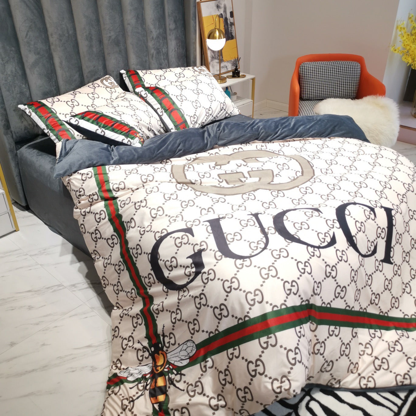 Gucci Double G Logo Design Bed Sheet Luxury Branded Crystal Velvet 4 Pieces Bedding Set