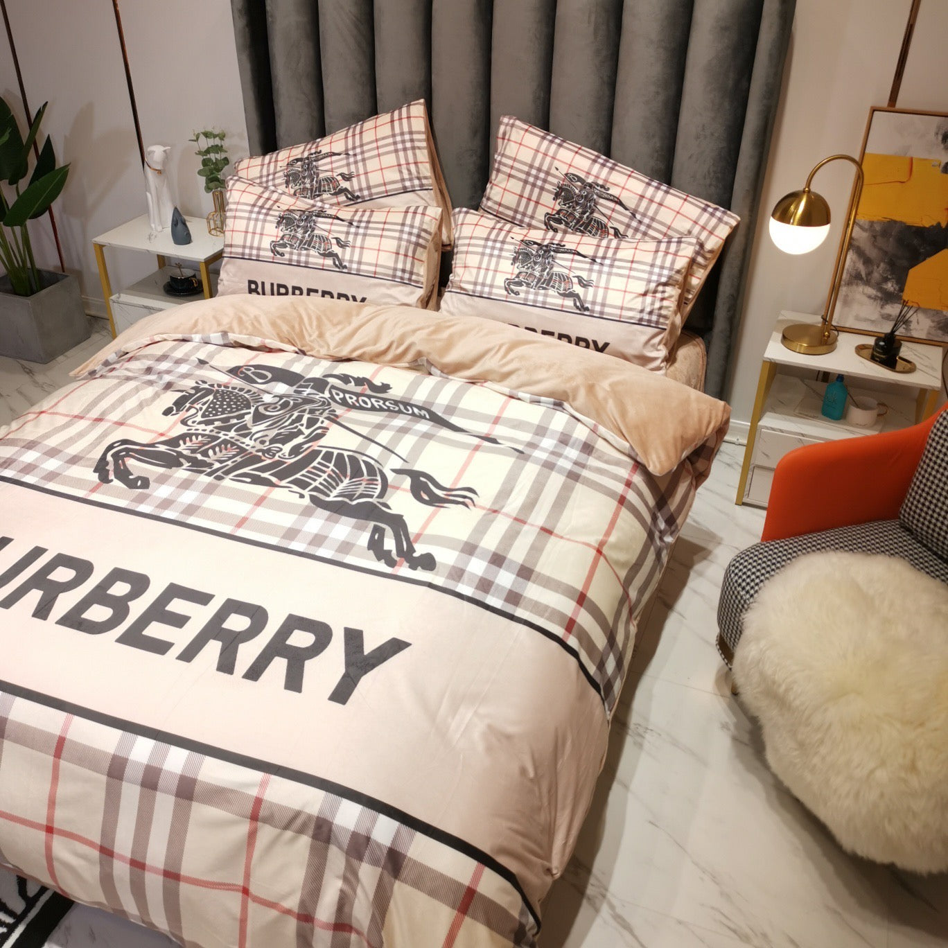 Classic Burberry Horse Rider Design Luxury Branded Logo Crystal Velvet Bedding Set