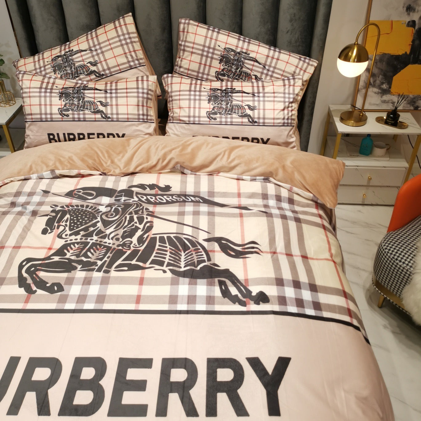 Classic Burberry Horse Rider Design Luxury Branded Logo Crystal Velvet Bedding Set