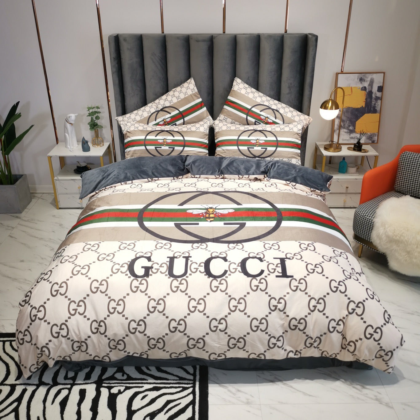 Luxury Branded Gucci Logo Design Bed Sheet Crystal Velvet 4 Pieces Bedding Set