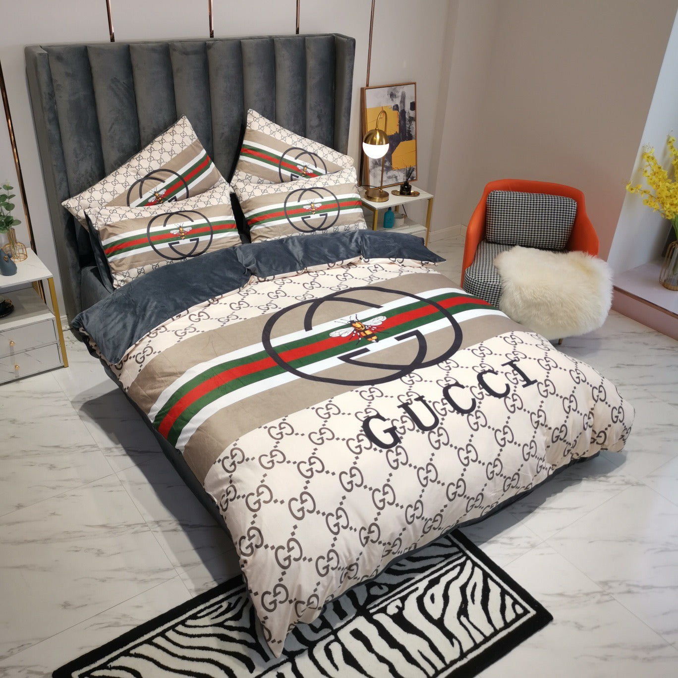 Luxury Branded Gucci Logo Design Bed Sheet Crystal Velvet 4 Pieces Bedding Set