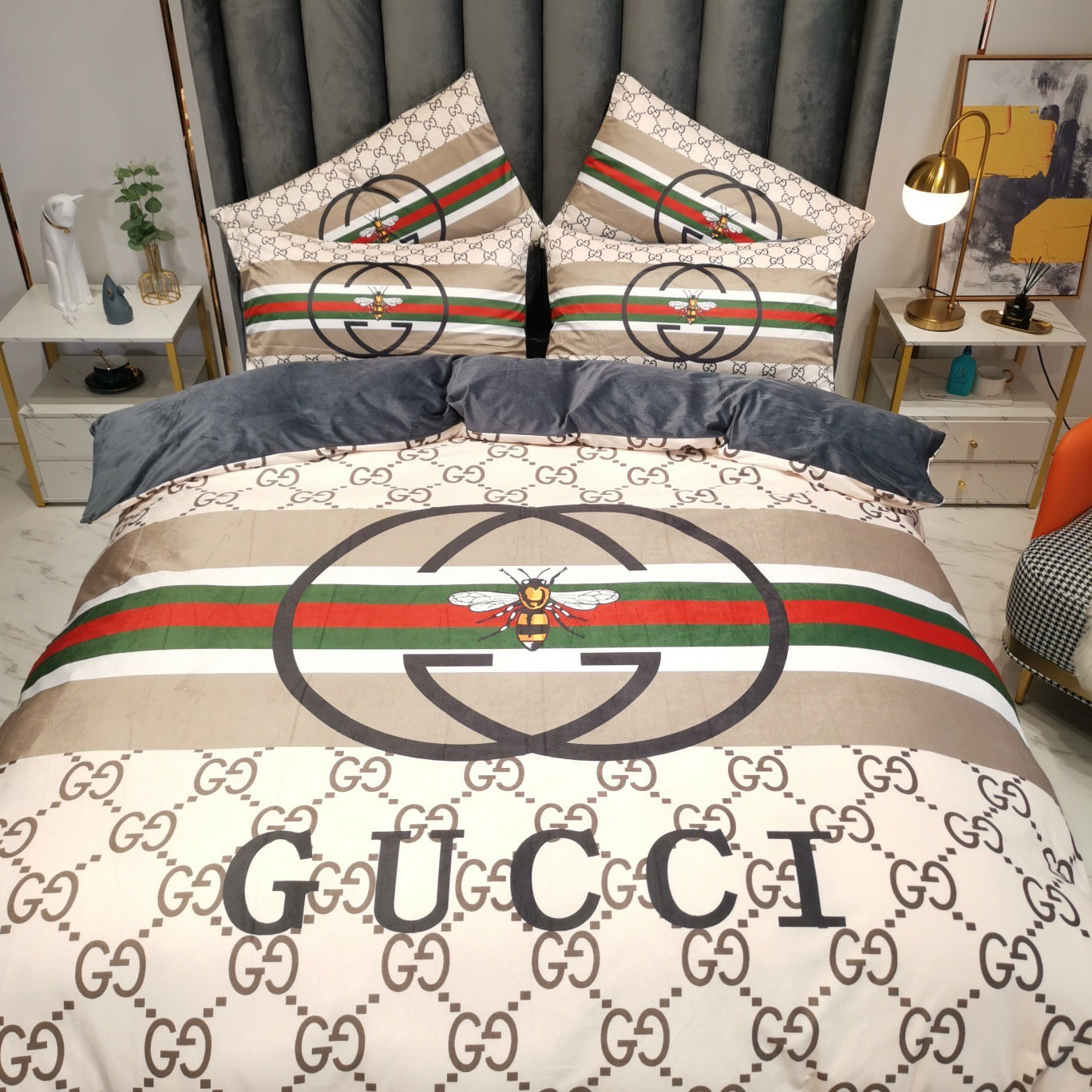 Luxury Branded Gucci Logo Design Bed Sheet Crystal Velvet 4 Pieces Bedding Set