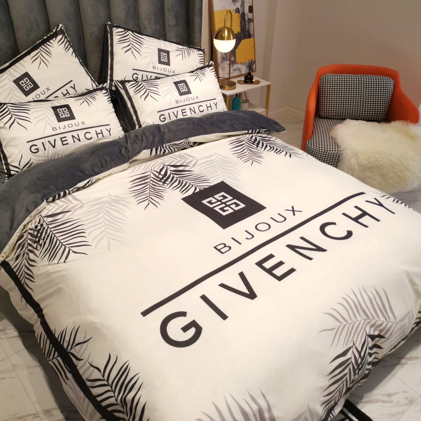 Givenchy Luxury Branded Logo Design Bed Sheet Crystal Velvet 4 Pieces Bedding Set