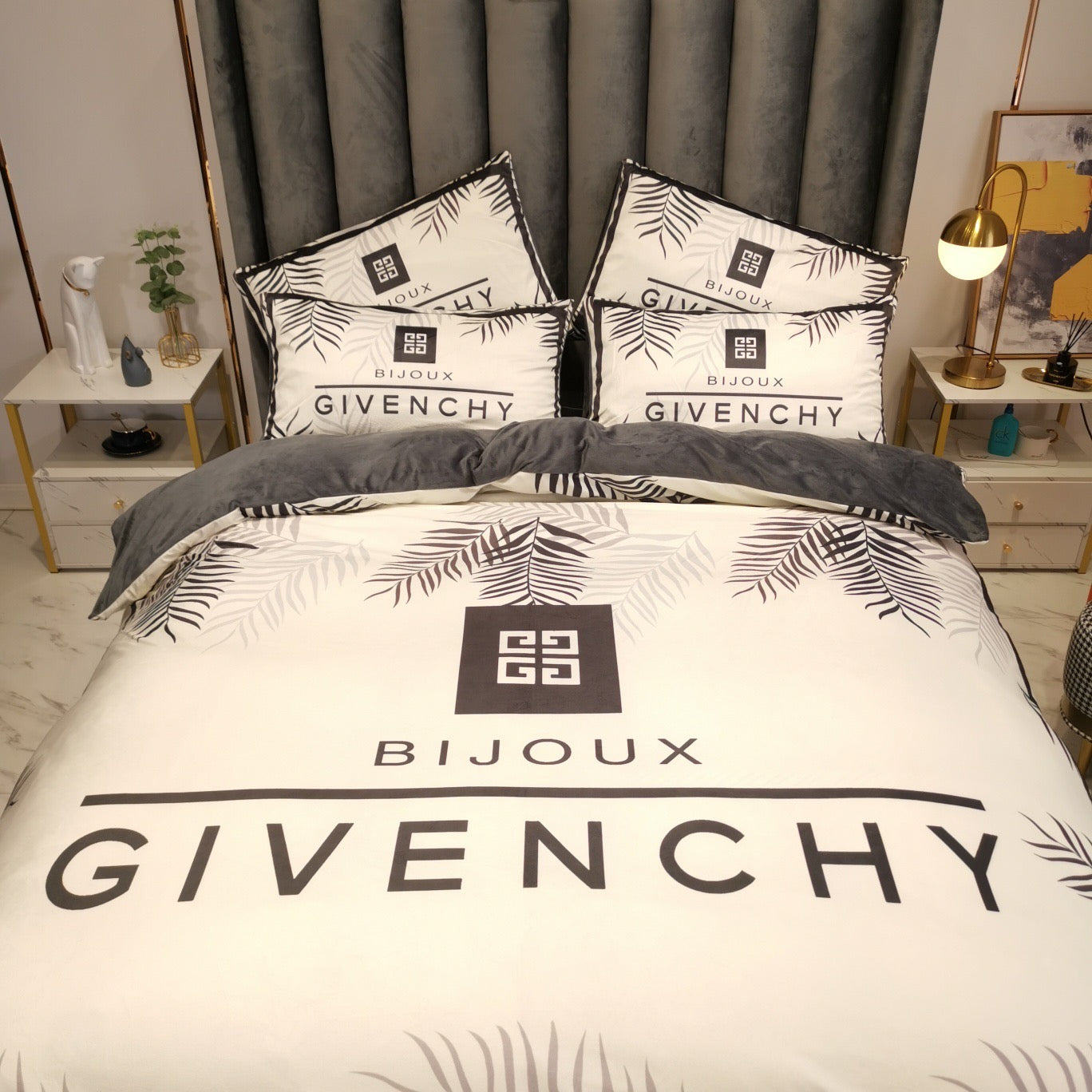 Givenchy Luxury Branded Logo Design Bed Sheet Crystal Velvet 4 Pieces Bedding Set