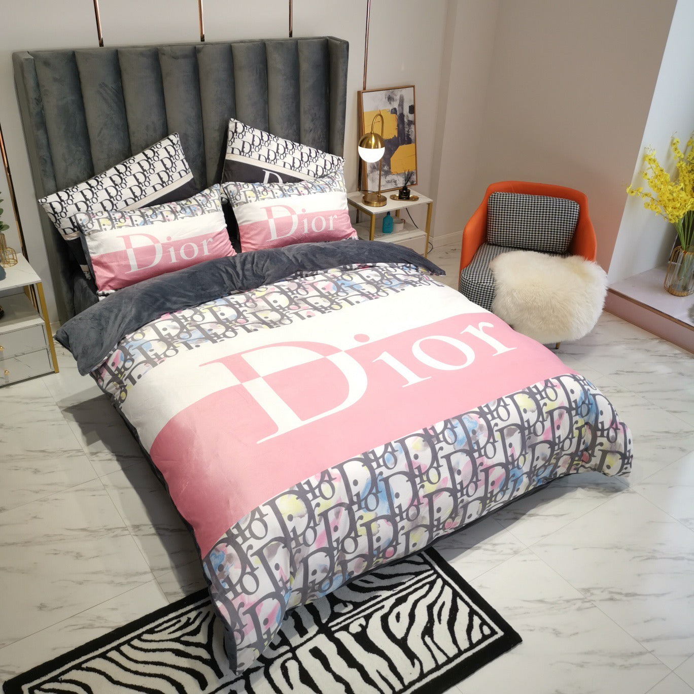 Luxury Branded Pink Christian Dior Logo Bed Sheet Crystal Velvet 4 Pieces Bedding Set