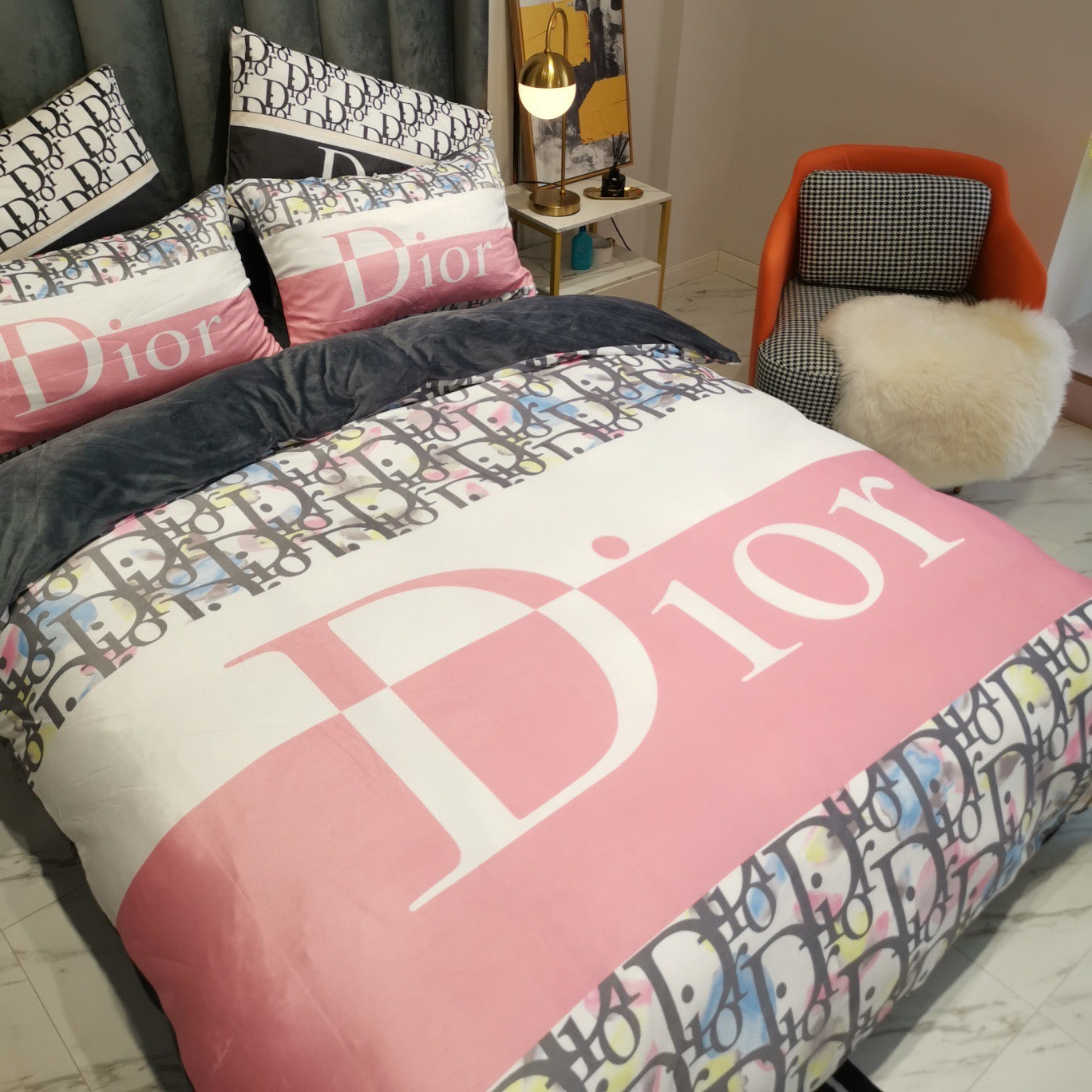 Luxury Branded Pink Christian Dior Logo Bed Sheet Crystal Velvet 4 Pieces Bedding Set