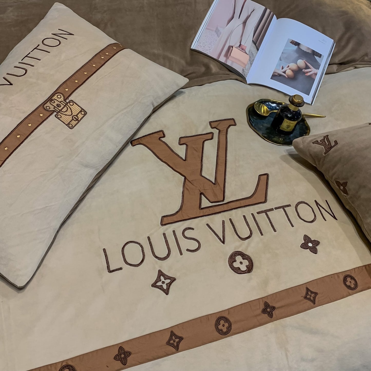 Louis Vuitton LV Milk Velvet Brown Bedding Set