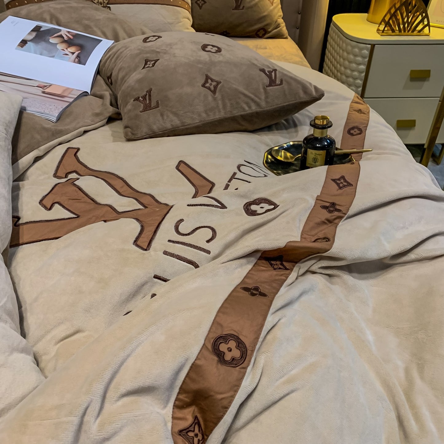 Louis Vuitton LV Milk Velvet Brown Bedding Set