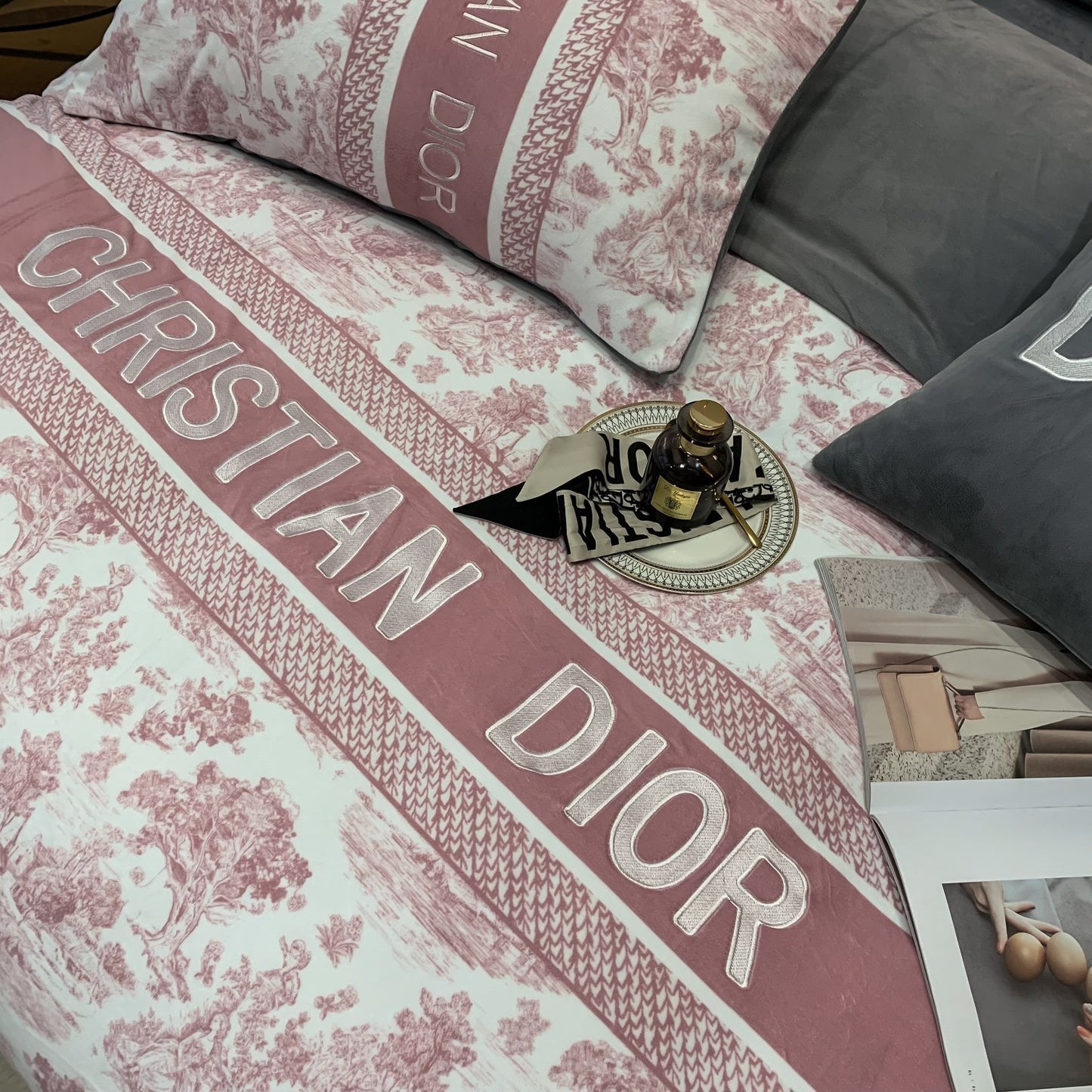 Pinky Christian Dior Milk Velvet Bedding Set