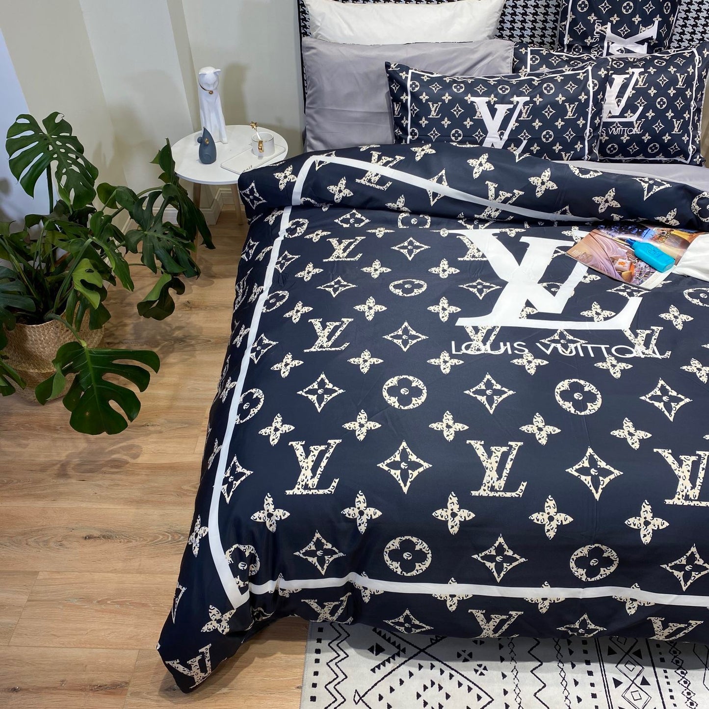 Louis Vuitton Classic LV Logo Real Silk Material Bedding Set