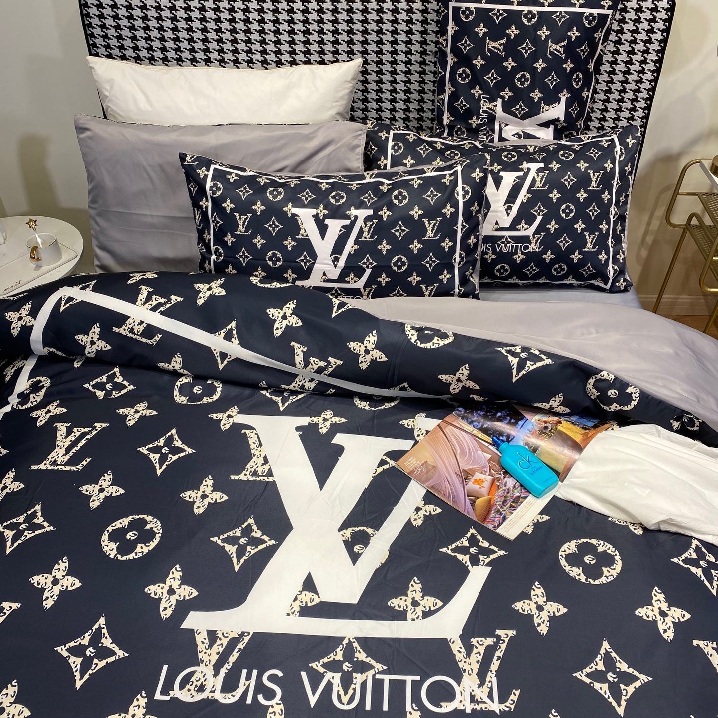 Louis Vuitton Classic LV Logo Real Silk Material Bedding Set