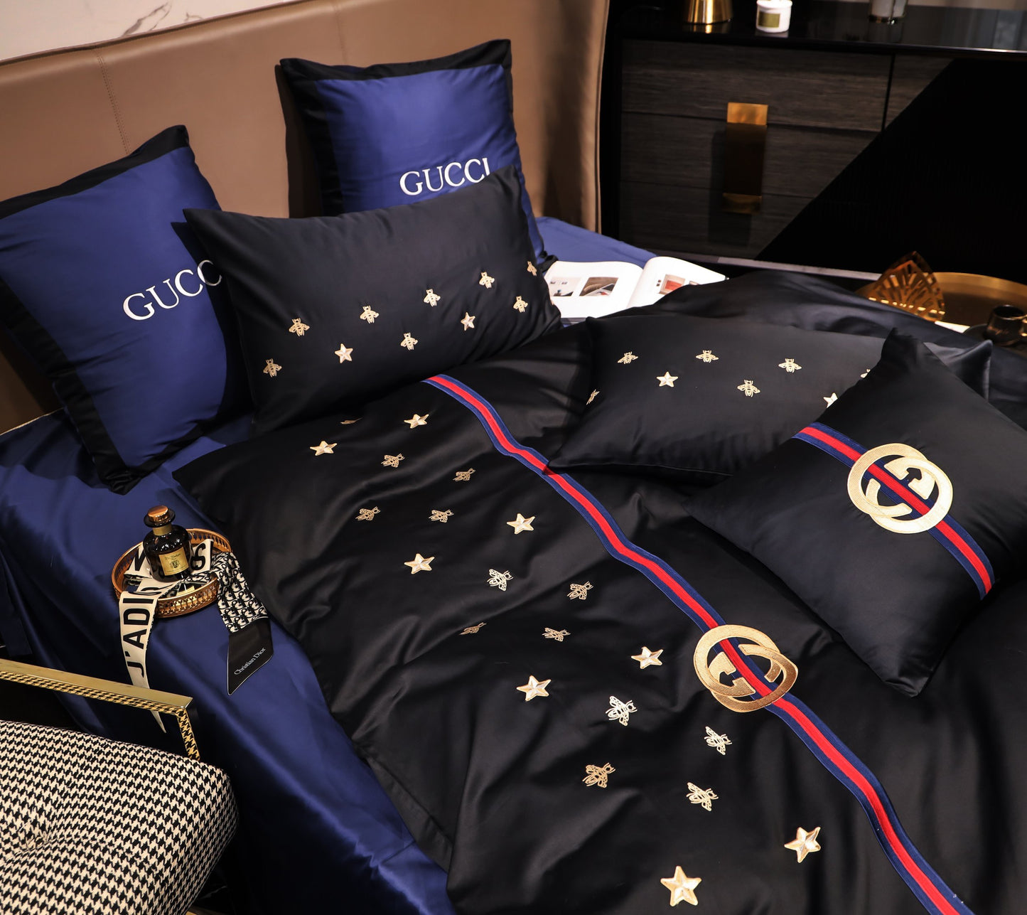 Gucci Black Gold Bee Luxury Branded Logo Bed Sheet Egyptian Cotton 4 Pieces Bedding Set