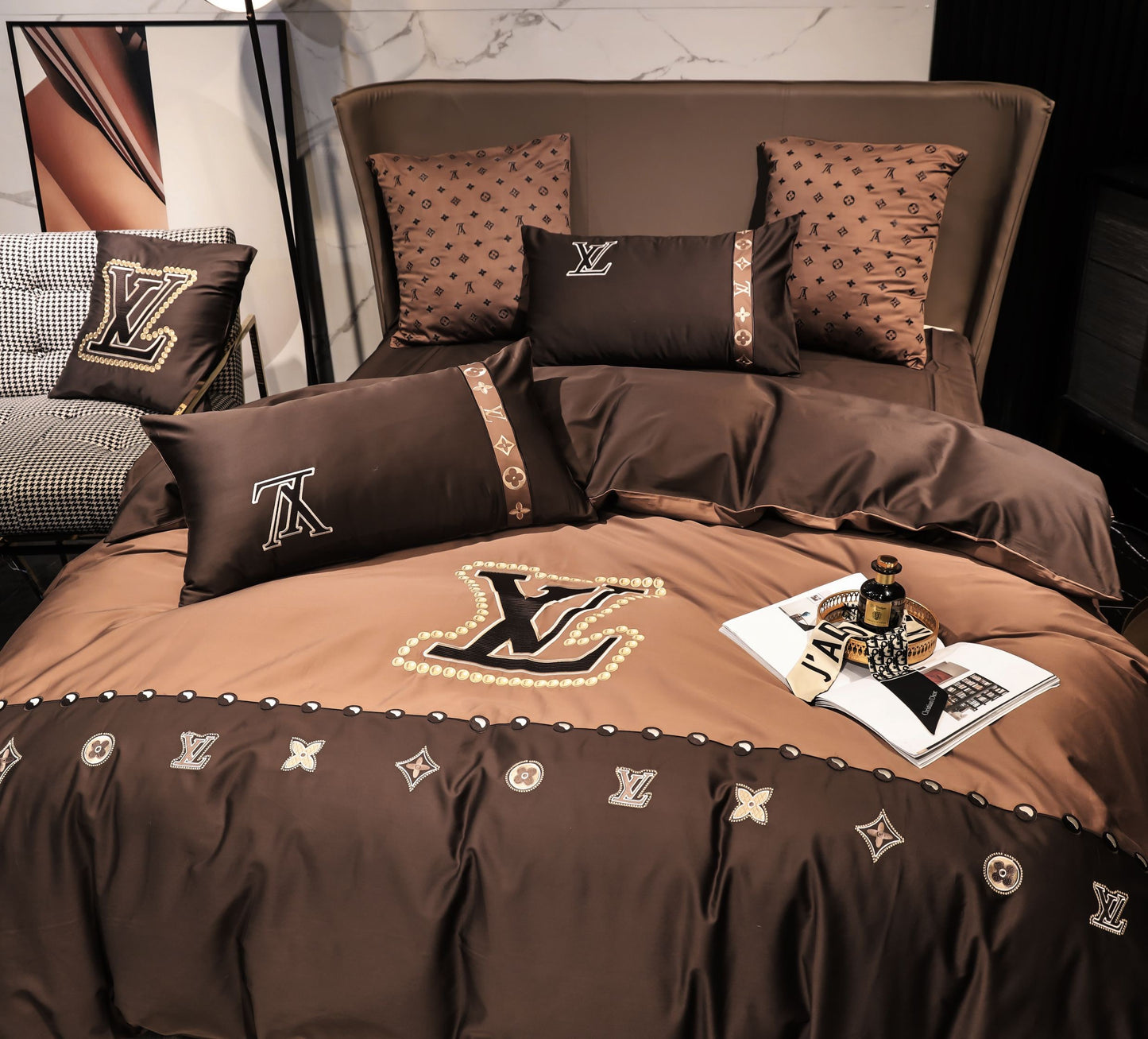 Louis Vuitton Luxury Branded Logo Bed Sheet Egyptian Cotton 4 Pieces Bedding Set