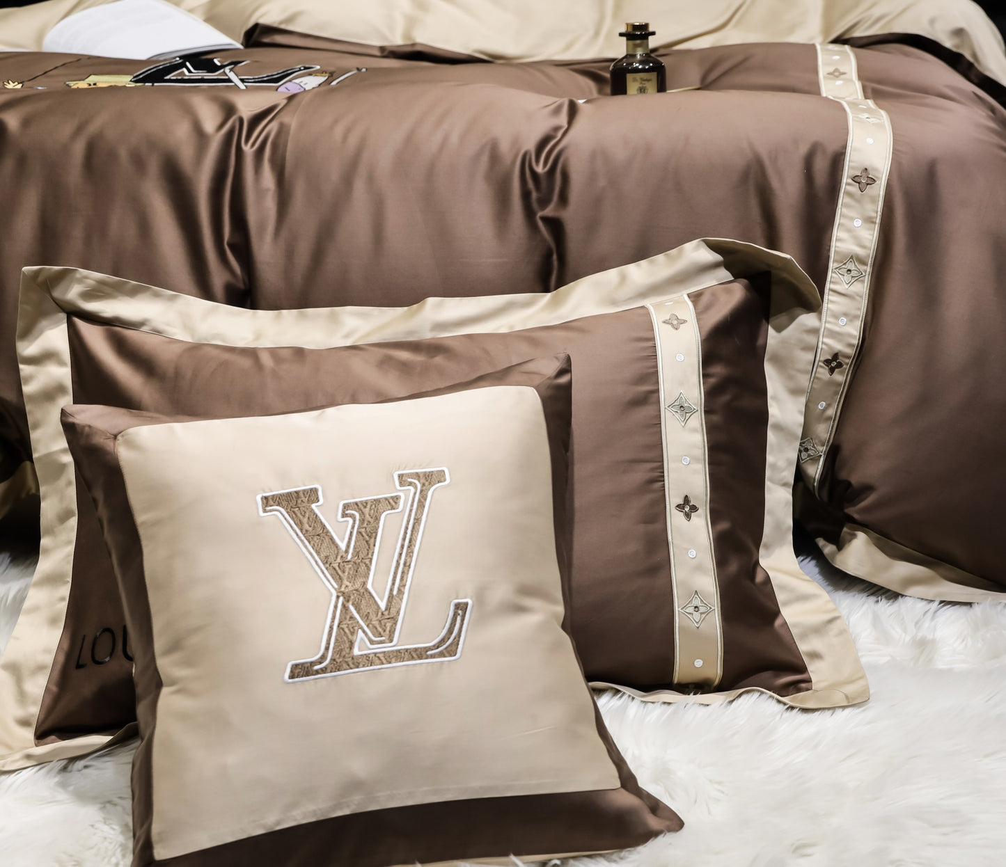 Brown Louis Vuitton LV Egyptian Cotton Bedding Set