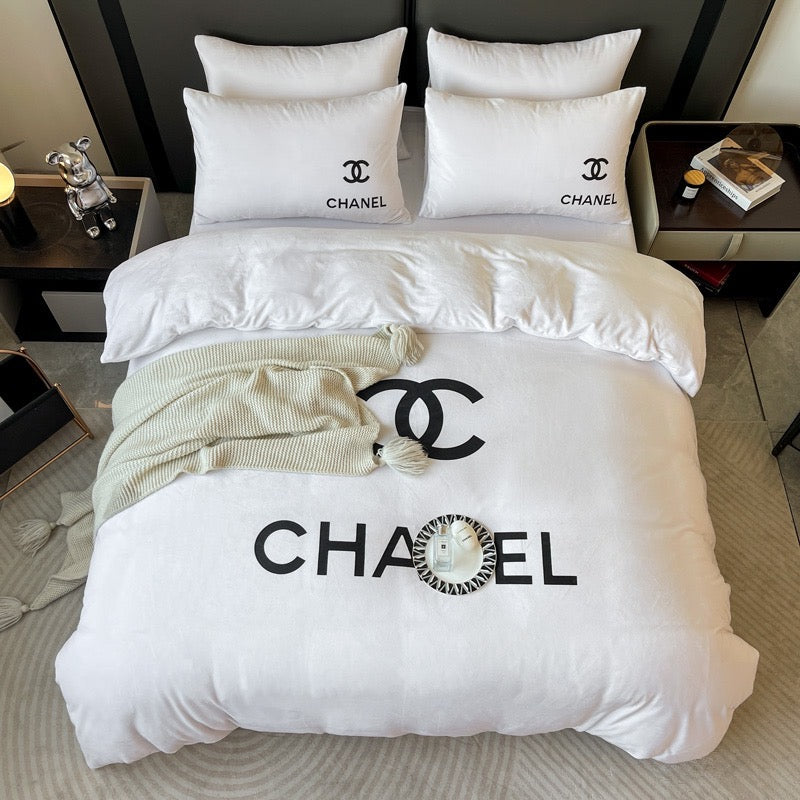 Plain White Colour Luxury Branded Chanel Logo Design Crystal Velvet Bedding Set