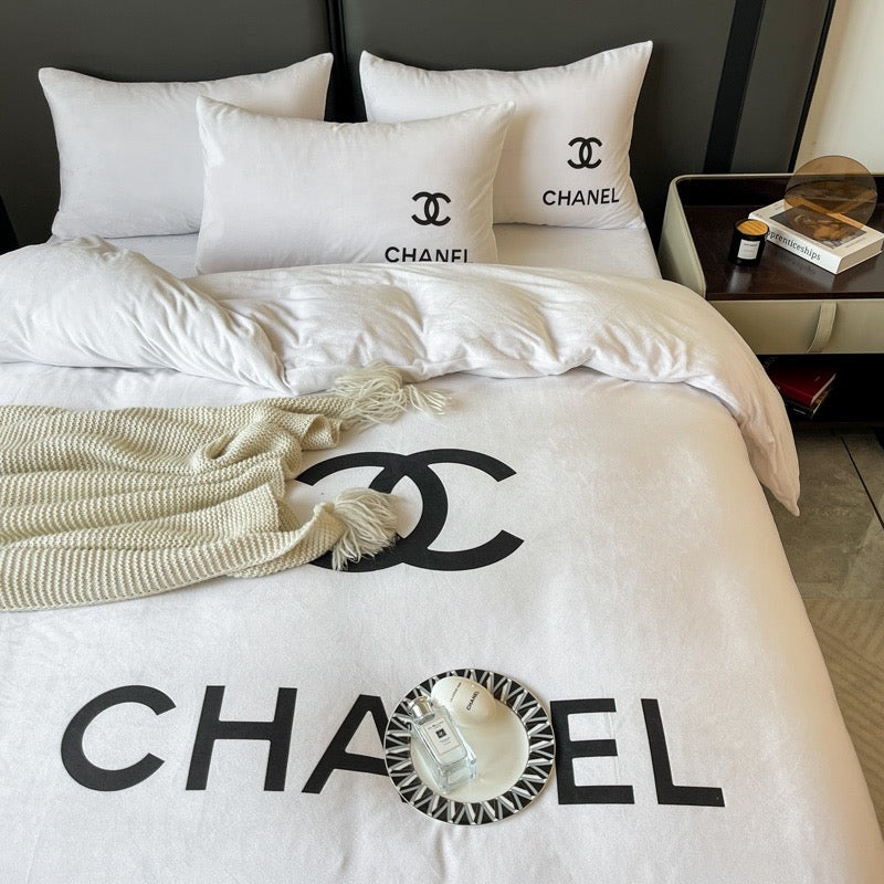 Plain White Colour Luxury Branded Chanel Logo Design Crystal Velvet Bedding Set