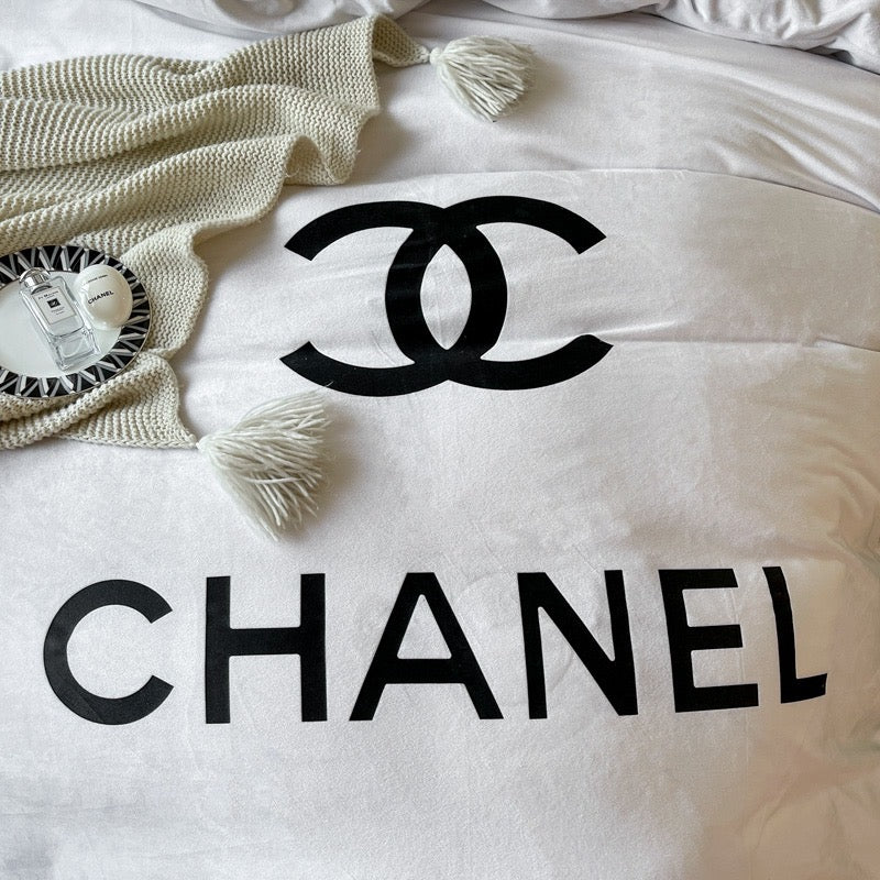 Plain White Colour Luxury Branded Chanel Logo Design Crystal Velvet Bedding Set