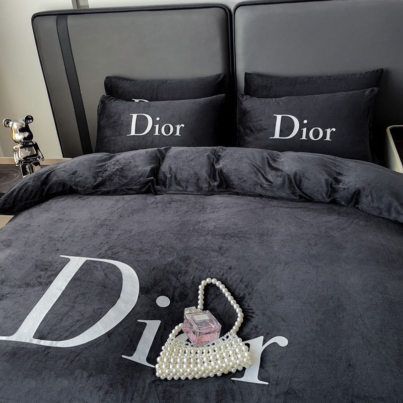 Plain Black Design Christian Dior Luxury Branded Logo Design Crystal Velvet Bedding Set