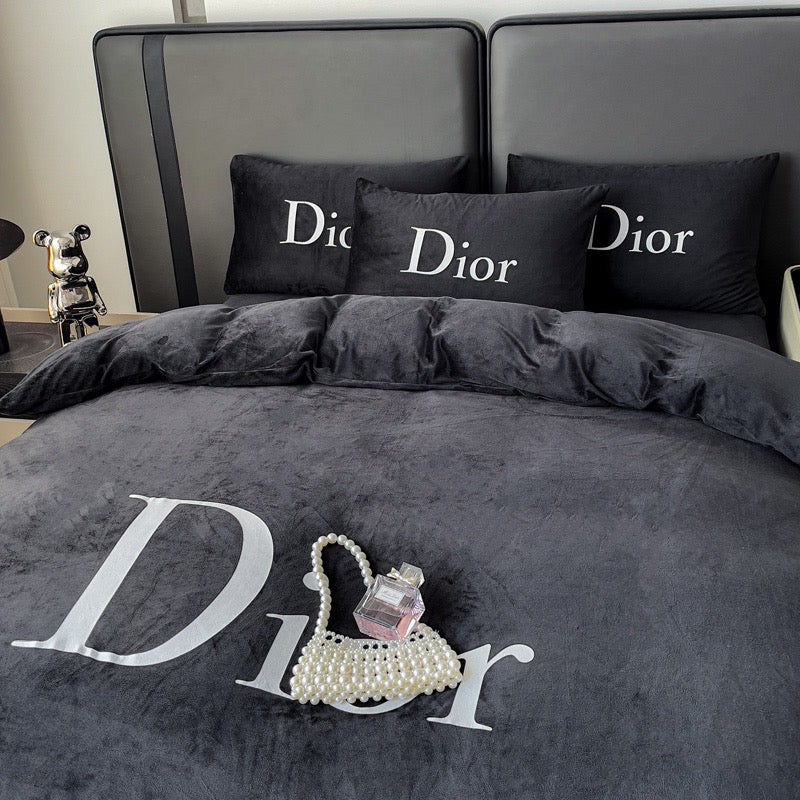 Plain Black Design Christian Dior Luxury Branded Logo Design Crystal Velvet Bedding Set