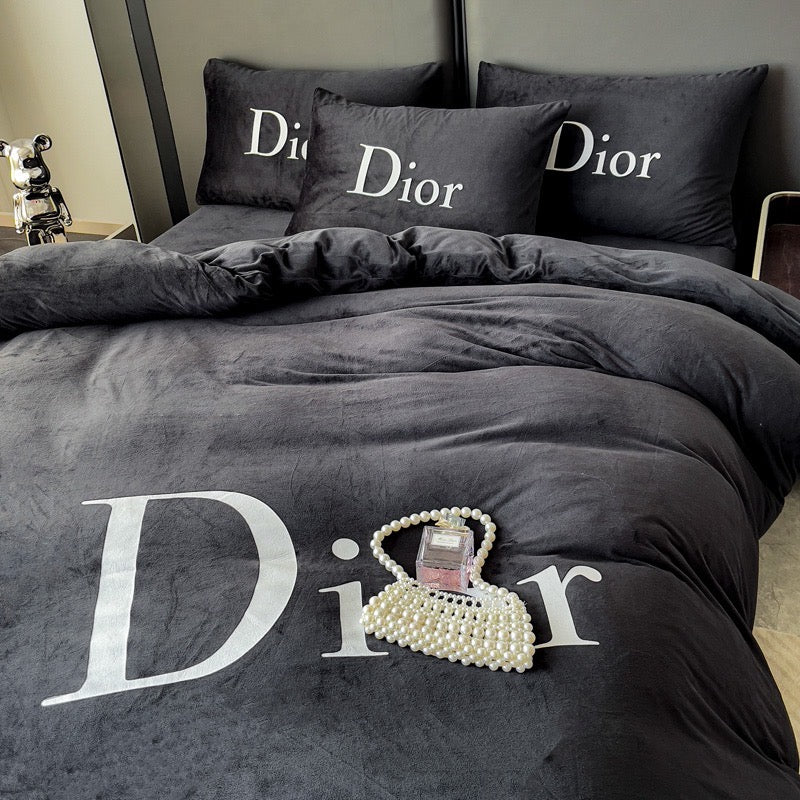 Plain Black Design Christian Dior Luxury Branded Logo Design Crystal Velvet Bedding Set