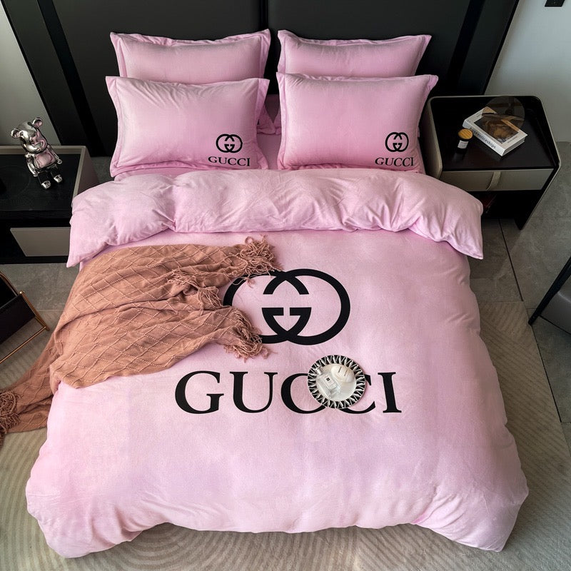 Plain Light Pink Design Luxury Branded Logo Crystal Velvet Gucci Bedding Set