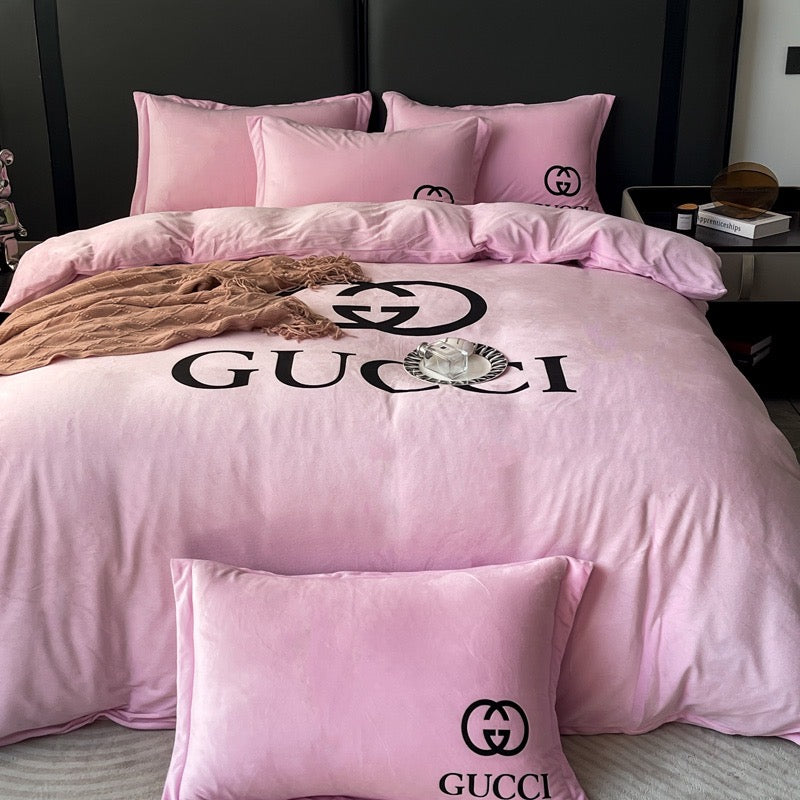 Plain Light Pink Design Luxury Branded Logo Crystal Velvet Gucci Bedding Set