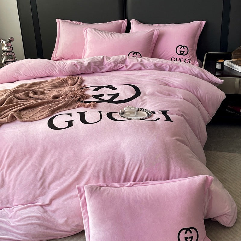 Plain Light Pink Design Luxury Branded Logo Crystal Velvet Gucci Bedding Set