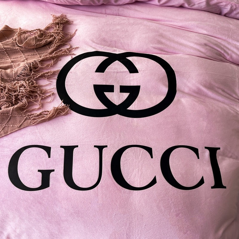 Plain Light Pink Design Luxury Branded Logo Crystal Velvet Gucci Bedding Set