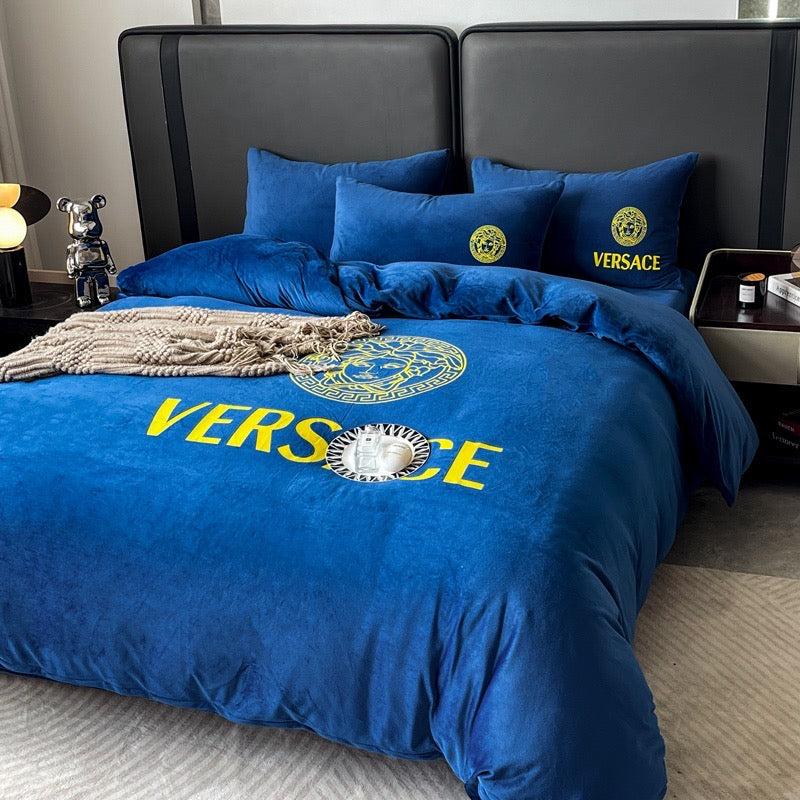 Dark Blue Plain Design Bed Sheet Gold Versace Medusa Luxury Branded Logo Crystal Velvet Bedding Set