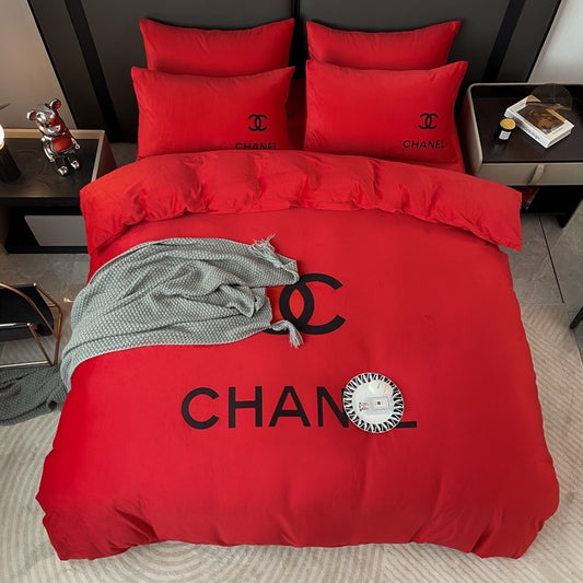 Plain Red Colour Chanel Luxury Branded Logo Design Crystal Velvet Bedding Set