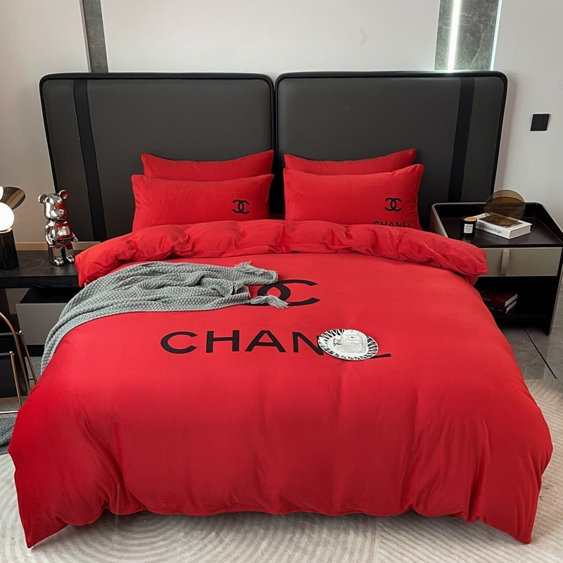 Plain Red Colour Chanel Luxury Branded Logo Design Crystal Velvet Bedding Set