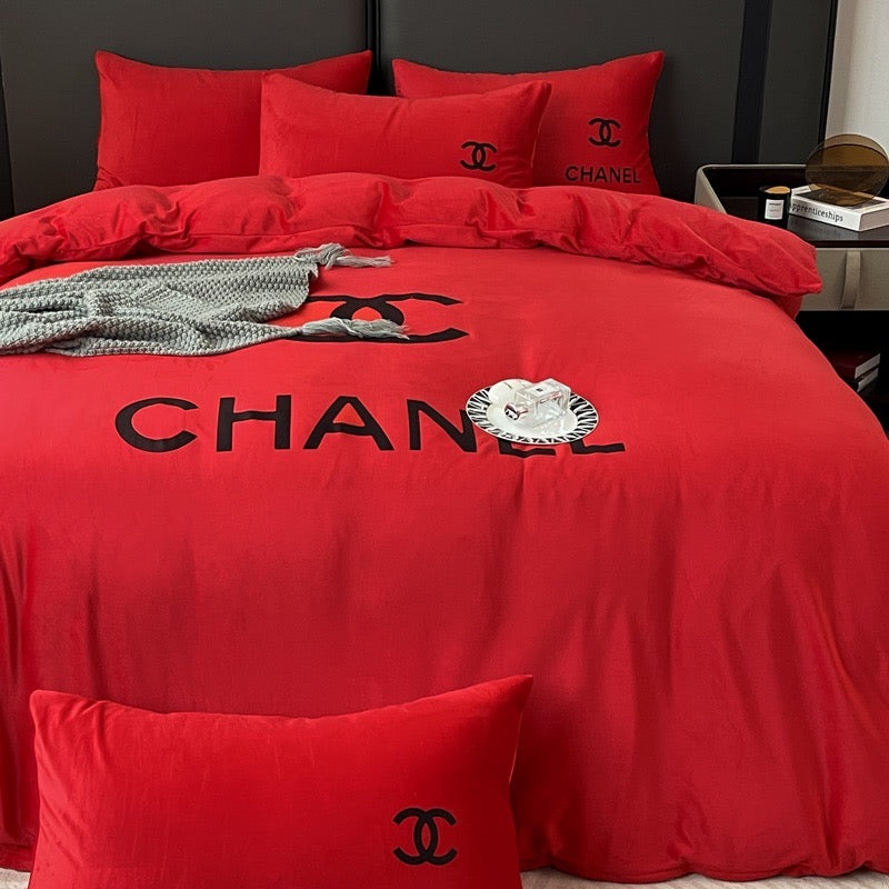 Plain Red Colour Chanel Luxury Branded Logo Design Crystal Velvet Bedding Set