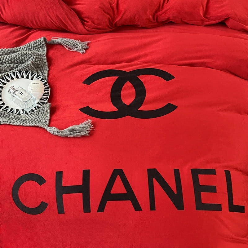 Plain Red Colour Chanel Luxury Branded Logo Design Crystal Velvet Bedding Set