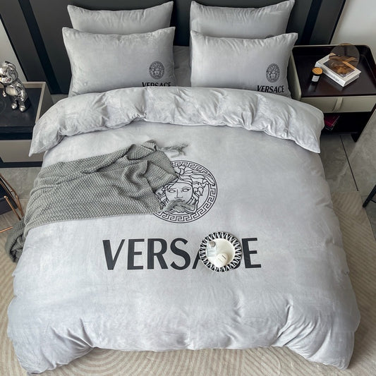 Versace Medusa Plain Grey Colour Bed Sheet Design Luxury Branded Logo Crystal Velvet Bedding Set