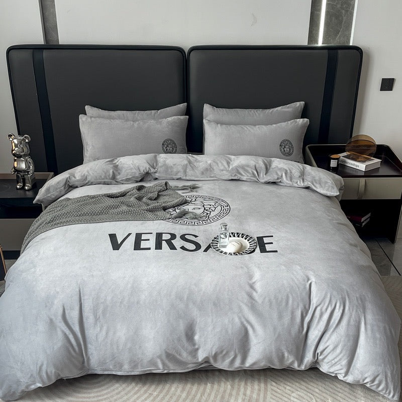 Versace Medusa Plain Grey Colour Bed Sheet Design Luxury Branded Logo Crystal Velvet Bedding Set