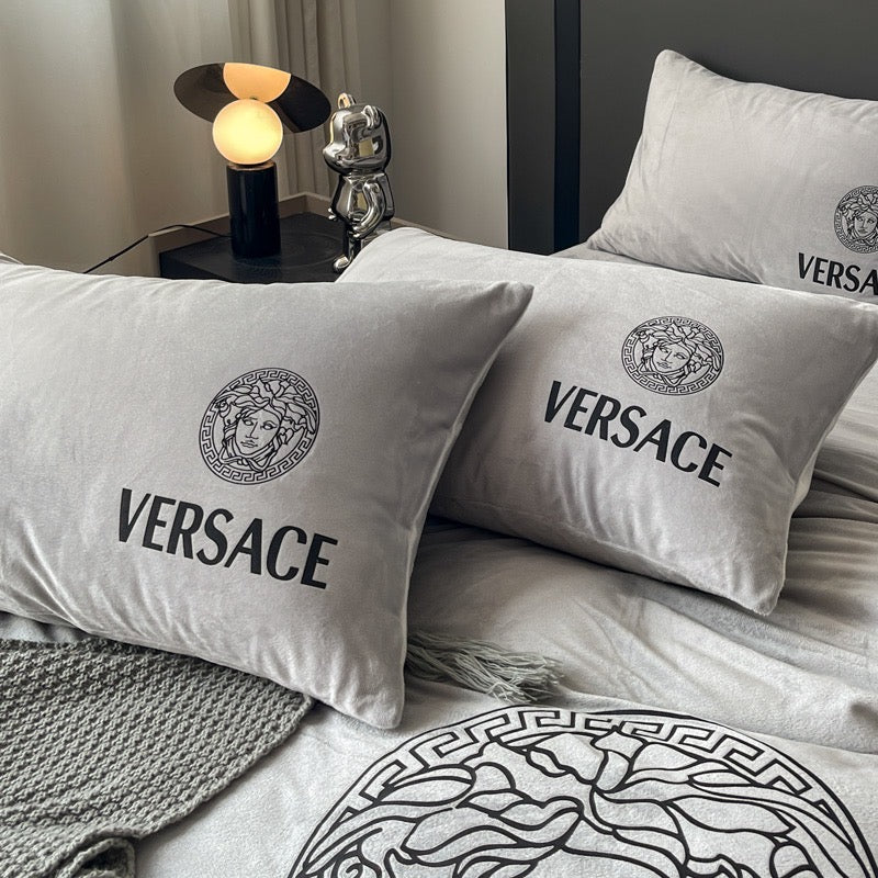 Versace Medusa Plain Grey Colour Bed Sheet Design Luxury Branded Logo Crystal Velvet Bedding Set